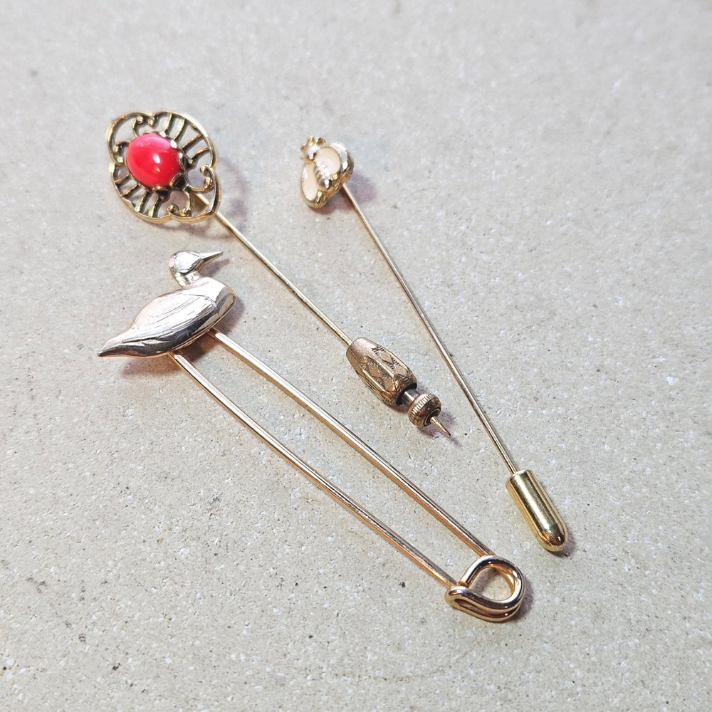 Vintage Gold Tone Stick Pin‎ Lot Red Cabochon Bird Duck Bug Bee 3pc Set Assorted